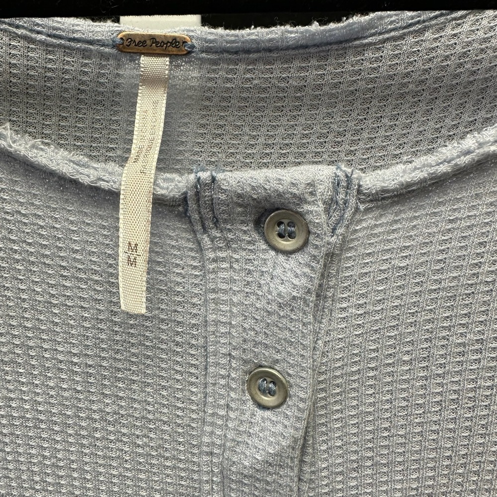 Free People Olivia Henley Womens Medium Blue Waffle Knit Ruffle Hem Top - Picture 1 of 4